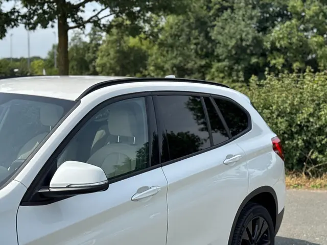 BMW X1 SDrive20i Executive Edition,LEDER,NAP, 2021 Benzine 31