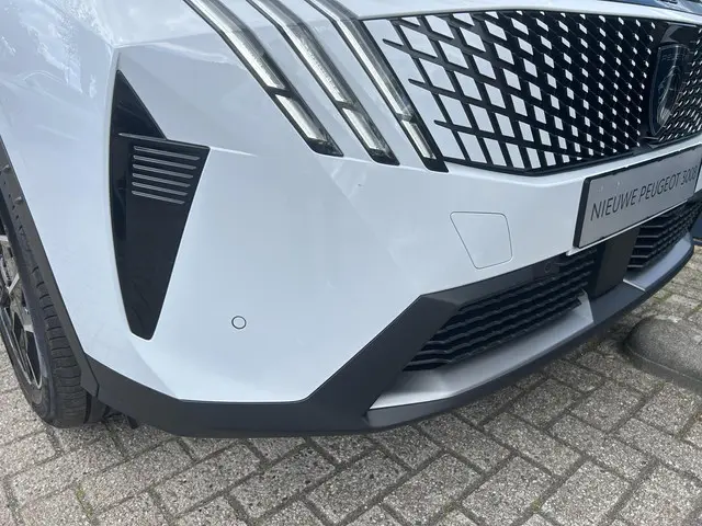 Peugeot 3008 1.2 Hybrid 145 GT 2025 Hybride Benzine 11