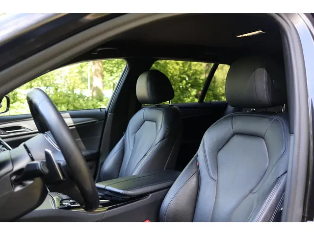 BMW 5 Serie Touring 530i High Executive 2020 Benzine 9
