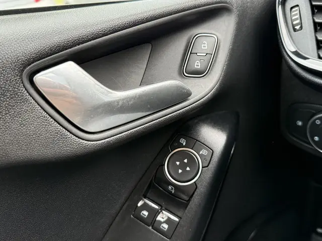 Ford Fiesta 1.1 Trend 2018 Benzine 12