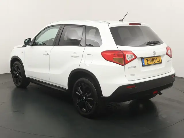 Suzuki Vitara 1.6 Black&White Exclusive 2016 Benzine 3