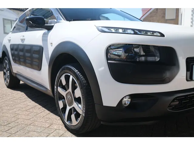 Citroën C4 Cactus 1.2 PureTech Shine 2017 Benzine 5