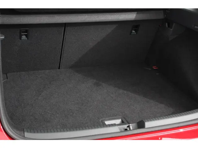 Volkswagen Taigo 1.5 TSI 150pk DSG Style 2022 Benzine 25