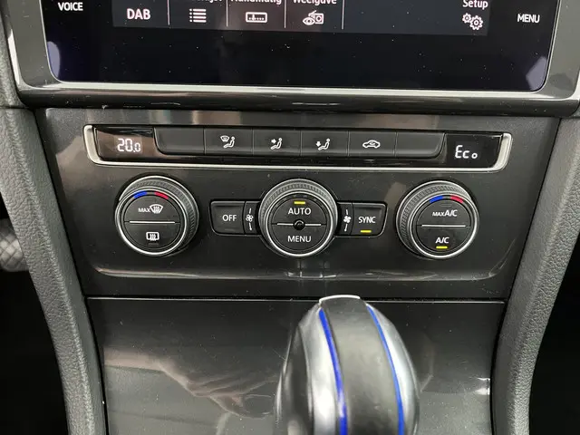 Volkswagen e-Golf {SOH-88%} 2019 Elektrisch 15