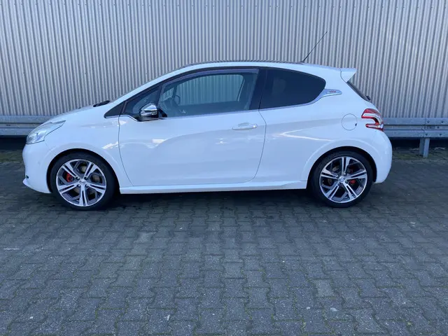 Peugeot 208 1.6 THP GTi 2013 Benzine 9