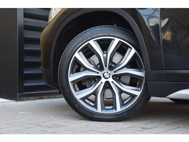 BMW X1 sDrive20i High Executive 2017 Benzine 26
