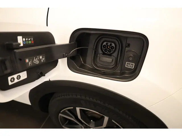 Citroën ë-C4 Shine 50 kWh 2022 Elektrisch 24