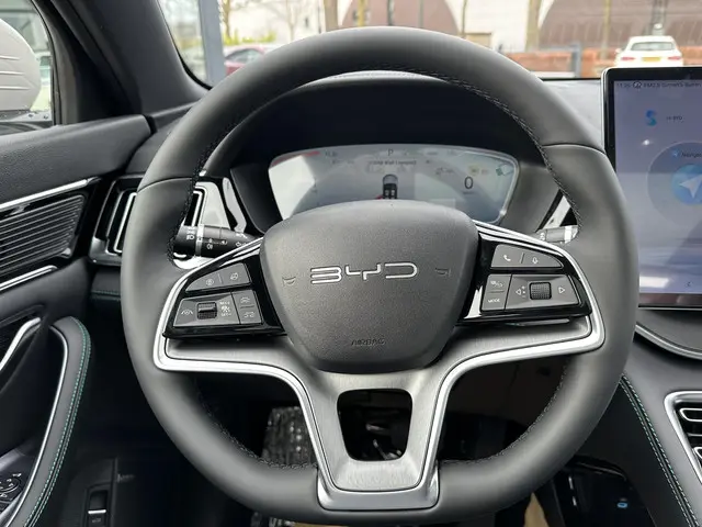 BYD SEAL U 1.5 DM-i FWD Boost 2025 Hybride Benzine 16