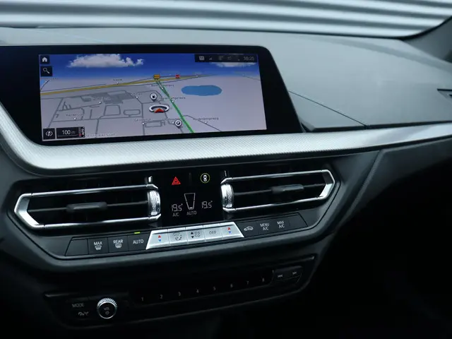 BMW 1 Serie 118i 2023 Benzine 14