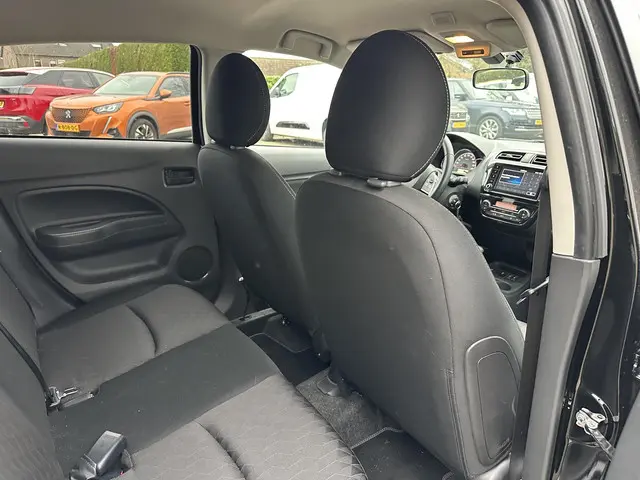 Mitsubishi Space Star 1.2 Intense 2022 Benzine 34