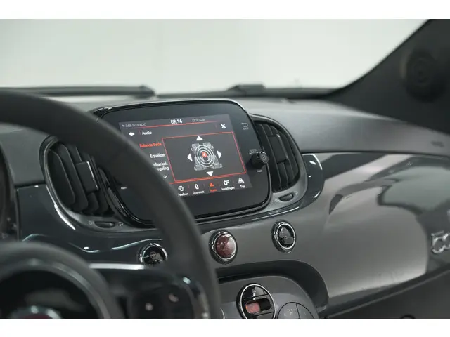 Fiat 500 1.0 Hybrid Dolcevita 2022 Benzine 49