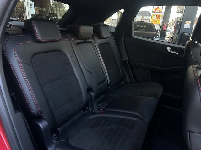 Ford Kuga 2.5 PHEV ST-Line 2024 Hybride Benzine 8
