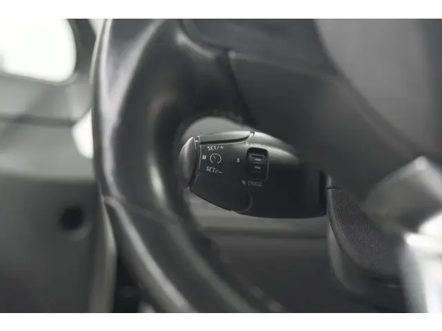 Peugeot 2008 PureTech 130 Allure 2019 Benzine 36