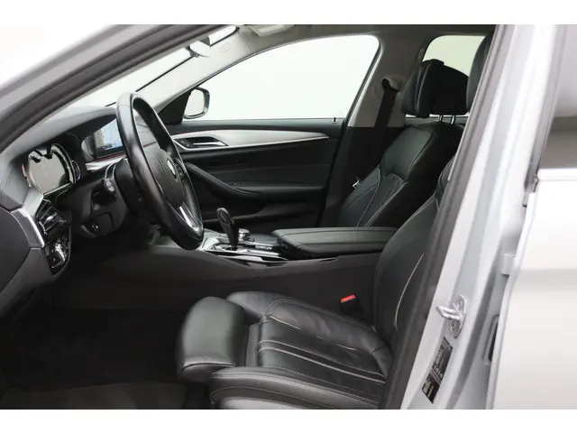 BMW 5 Serie Touring 520i High Executive 2018 Benzine 12
