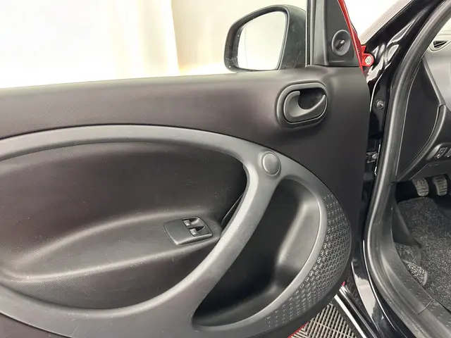 Smart Forfour 1.0 Pure Cool&Audio-Pack 2016 Benzine 21