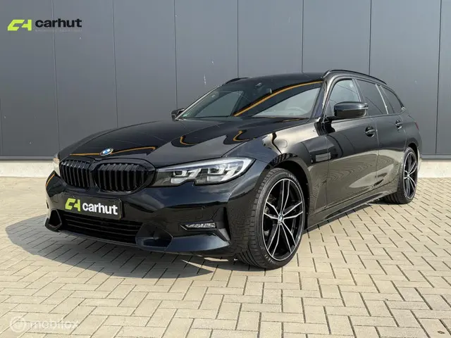 BMW 3 Serie Touring 320i Executive Edition 2020 Benzine
