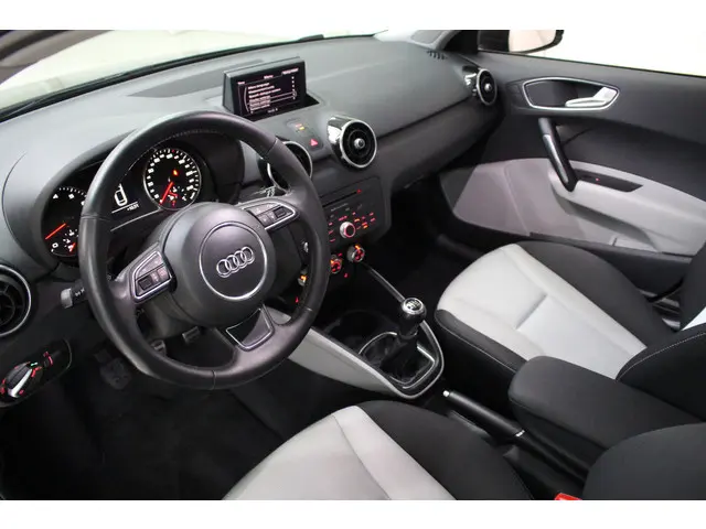 Audi A1 Sportback 1.4 TFSI Pro Line 2012 Benzine 11