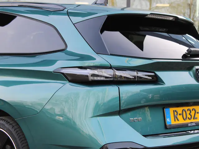 Peugeot 308 SW 1.2 PureTech GT 2022 Benzine 22