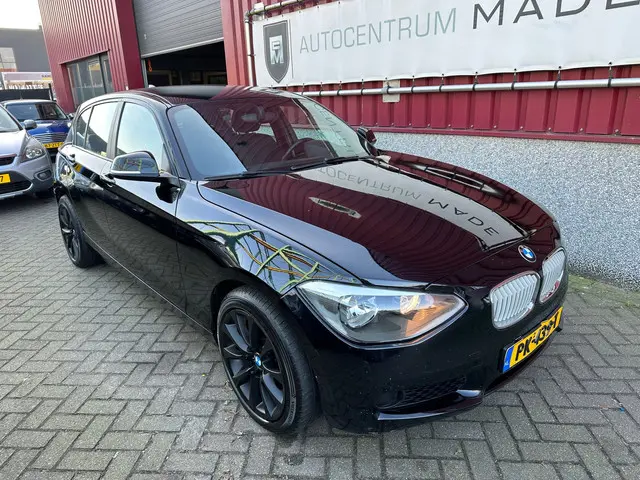 BMW 1 Serie 116i // Engine smokes // Motor rookt // 2012 Benzine 6