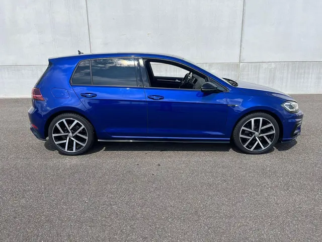 Volkswagen Golf 1.5 TSI Highline Business R 2018 Benzine 12