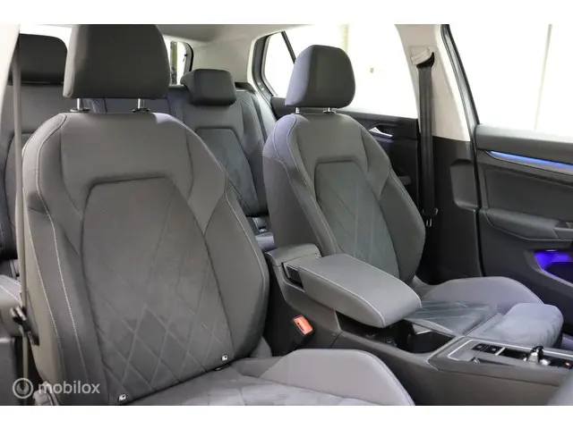 Volkswagen Golf 1.4 eHybrid Style 2021 Hybride Benzine 14