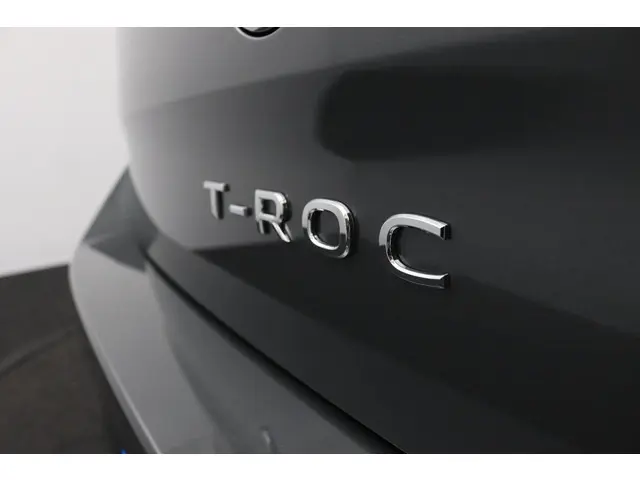 Volkswagen T-Roc 1.0 TSI 110pk Life 2023 Benzine 33