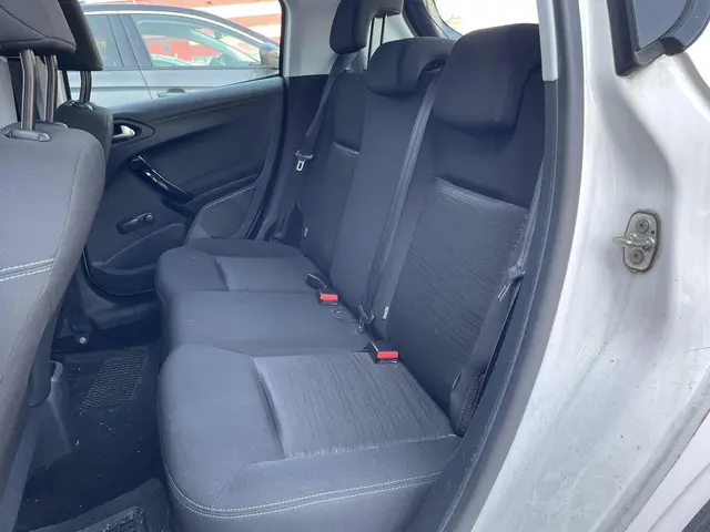 Peugeot 208 1.0 VTi Access 2013 Benzine 12