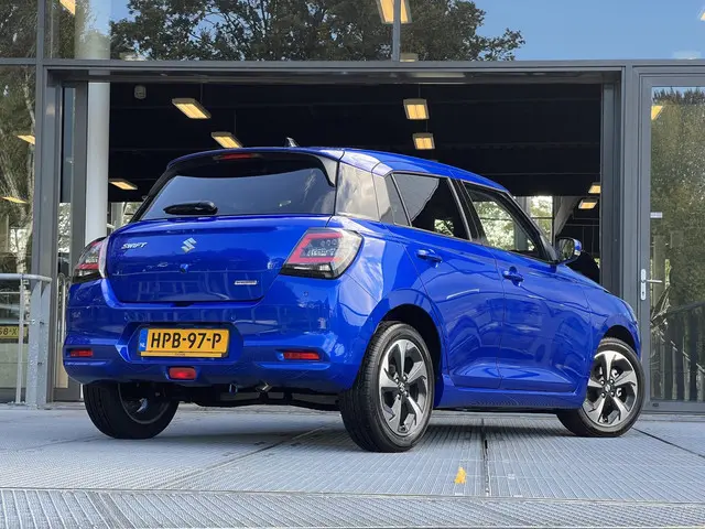 Suzuki Swift 1.2 Style Smart Hybrid 2025 Benzine 2