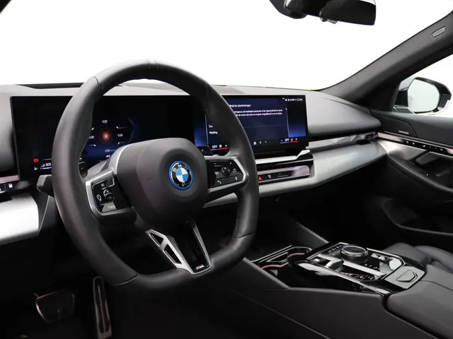 BMW 5 Serie Sedan 530e 2024 Hybride Benzine 14