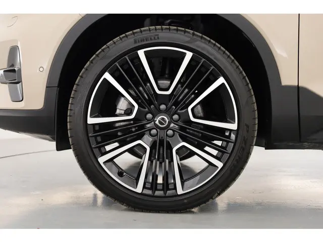 Volvo XC40 2.0 B4 Ultra Dark 2024 Hybride Benzine 26