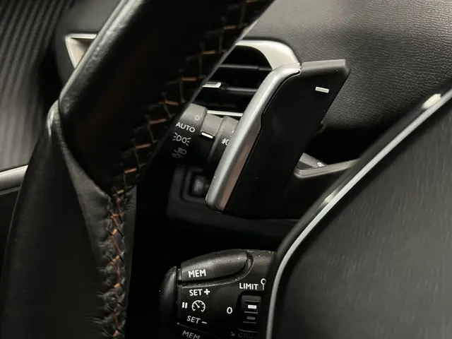 Peugeot 3008 1.2 PureTech Active 2018 Benzine 17