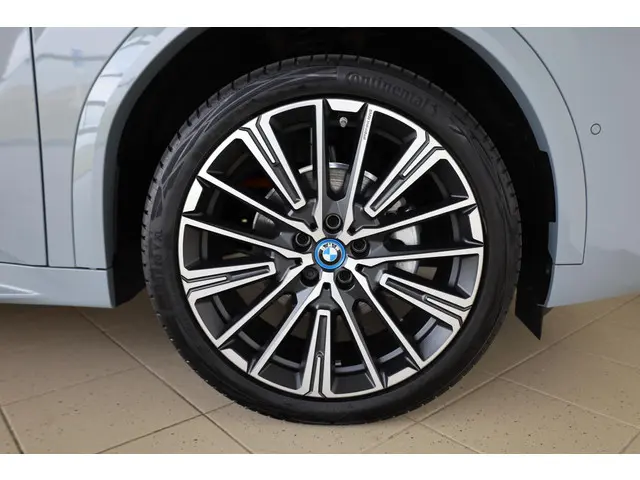 BMW iX2 eDrive20 2025 Elektrisch 6