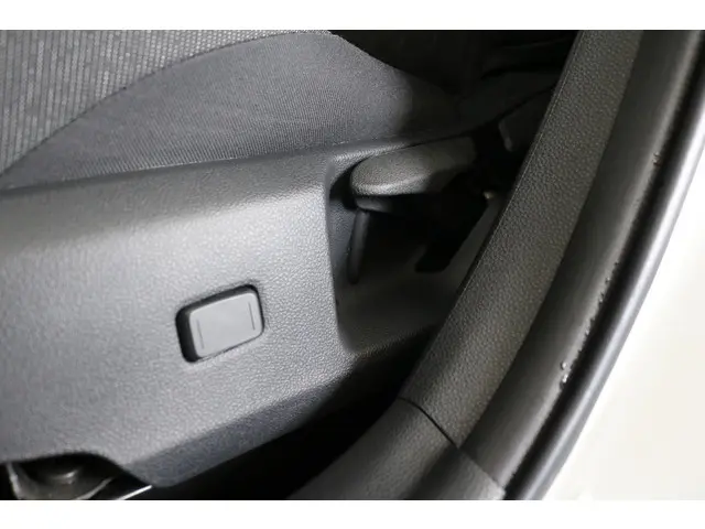 Toyota Corolla Hybrid 140 Dynamic, 2025 Hybride Benzine 14