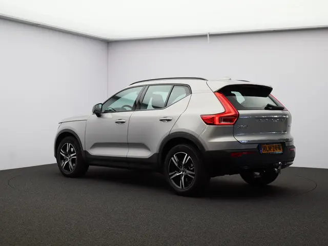 Volvo XC40 2.0 B4 Plus Dark 2025 Benzine 25