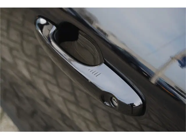 Ford Kuga 2.5 PHEV Titanium 243PK 2024 Hybride Benzine 10