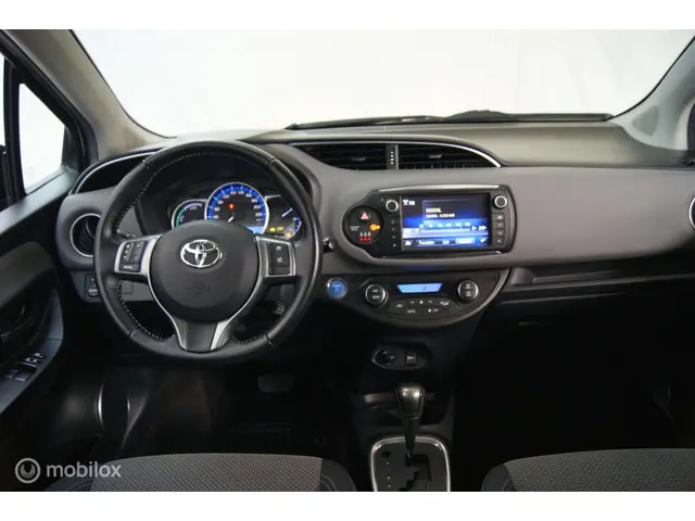 Toyota Yaris 1.5 Hybrid Trend 2016 Hybride Benzine 20