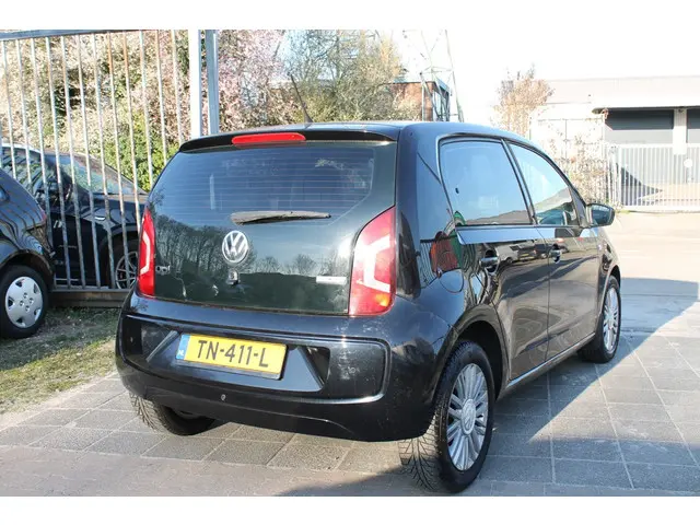 Volkswagen up! 1.0 high up! BlueMotion 2013 Benzine 4
