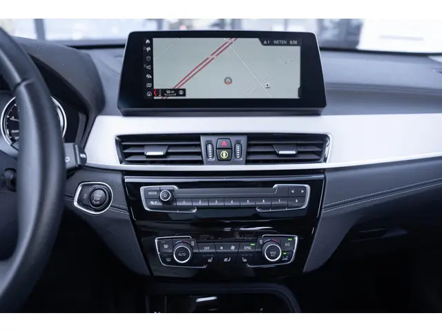 BMW X1 sDrive18i Sport Line 2021 Benzine 47
