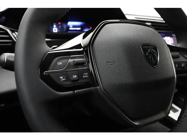 Peugeot 408 1.2T 130pk Allure Pack Automaat 2023 Benzine 33
