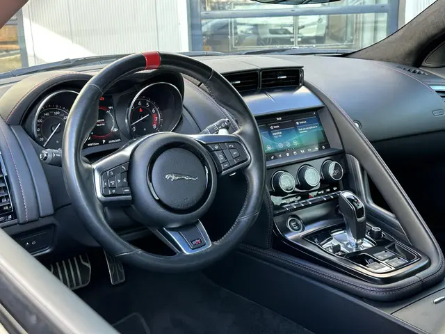 Jaguar F-Type P300 RWD R-Dynamic 2020 Benzine 78