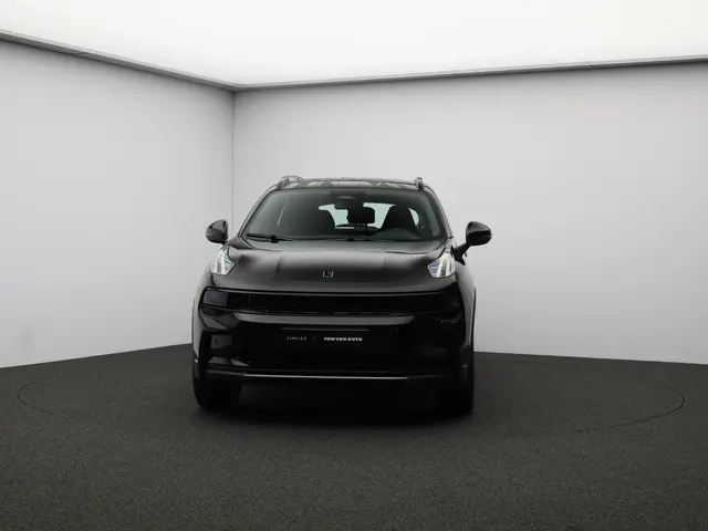 Lynk & Co 01 1.5 Core 2025 Hybride Benzine 15