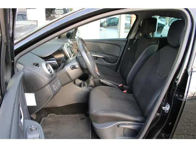 Renault Clio 0.9 TCe ECO Night&Day 2015 Benzine 24