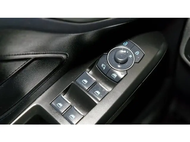 Ford Focus 1.0 EcoBoost Hybrid Titanium X 2023 Benzine 17