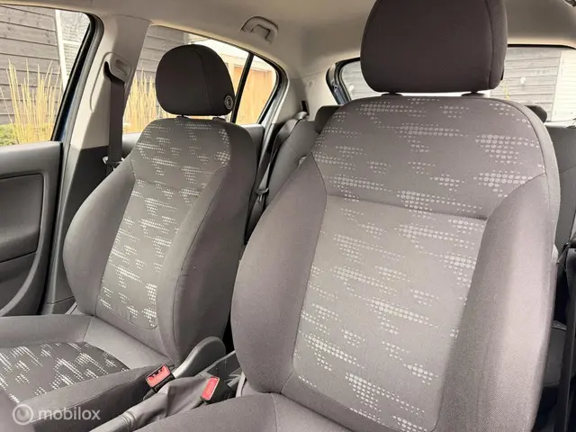 Opel Corsa 1.2-16V Berlin 2013 Benzine 8