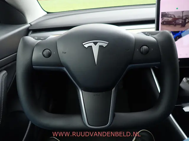 Tesla Model 3 SR+ RWD 60 kWh 2020 Elektrisch 14