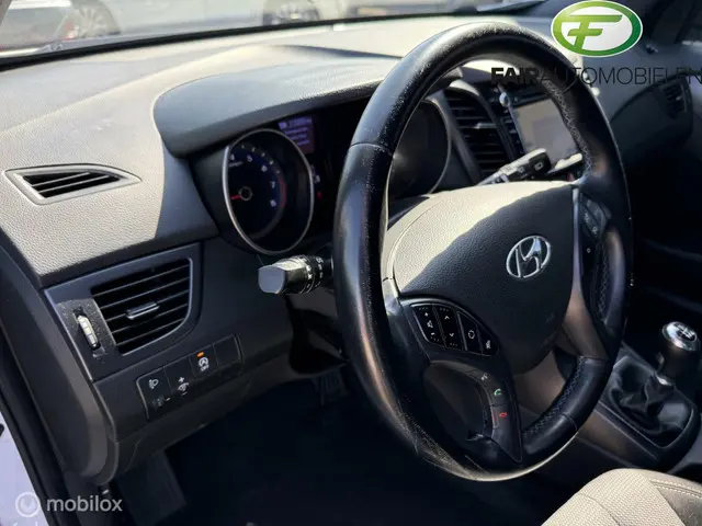 Hyundai i30 1.6 GDi GO! 2016 2017 Benzine 8