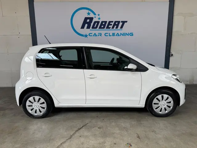 Volkswagen up! 1.0 BMT move up! 2020 Benzine 4