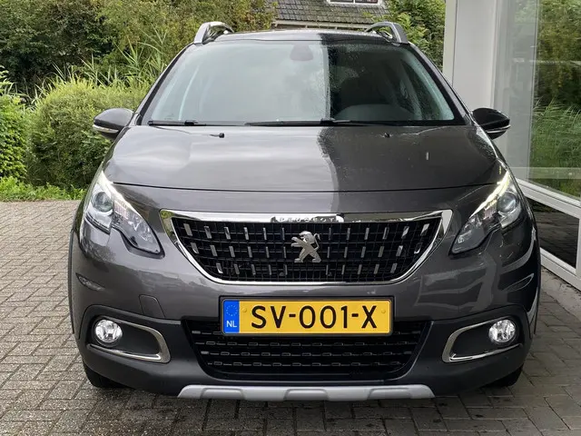 Peugeot 2008 1.2T 110pk Allure 2018 Benzine 11
