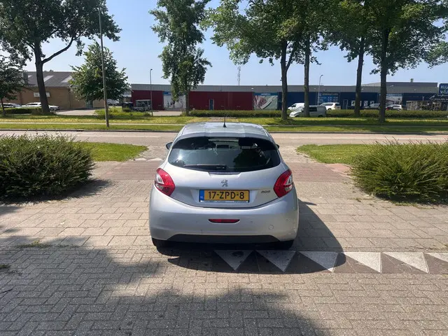 Peugeot 208 1.2 VTi Envy 2013 Benzine 5
