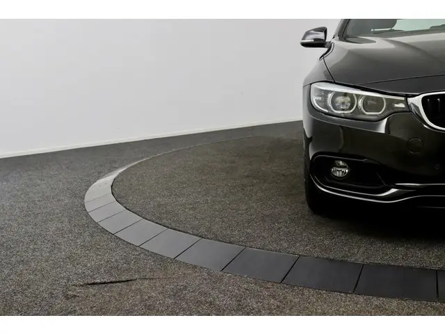 BMW 4 Serie Gran Coupé 418i Business 2018 Benzine 38
